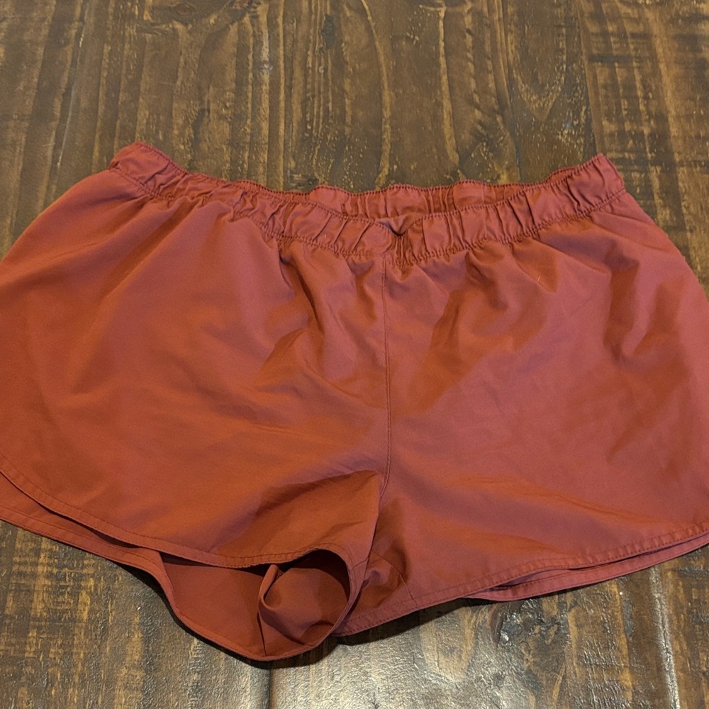Old Navy Women's Athletic Shorts in Rust